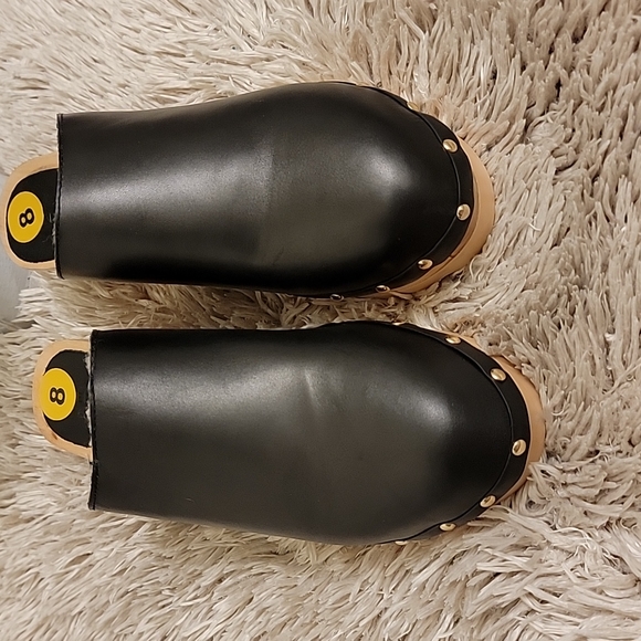 Aerosols | FURY | Black Leather Faux Fur Lined Clogs - Picture 3 of 14